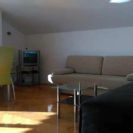 Ivanka Apartment *